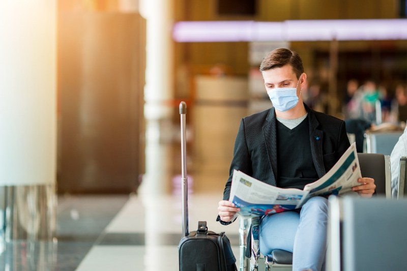 Viaggiare ai tempi del Coronavirus: l’obbligo di mascherina in aeroporto