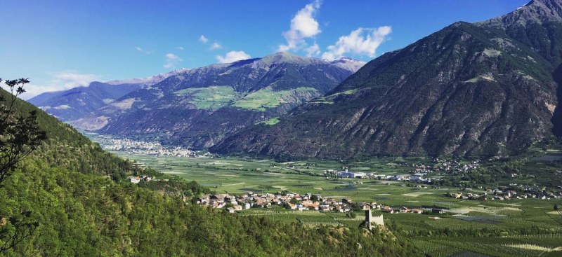 Scoprire la località di Laces in Val Venosta